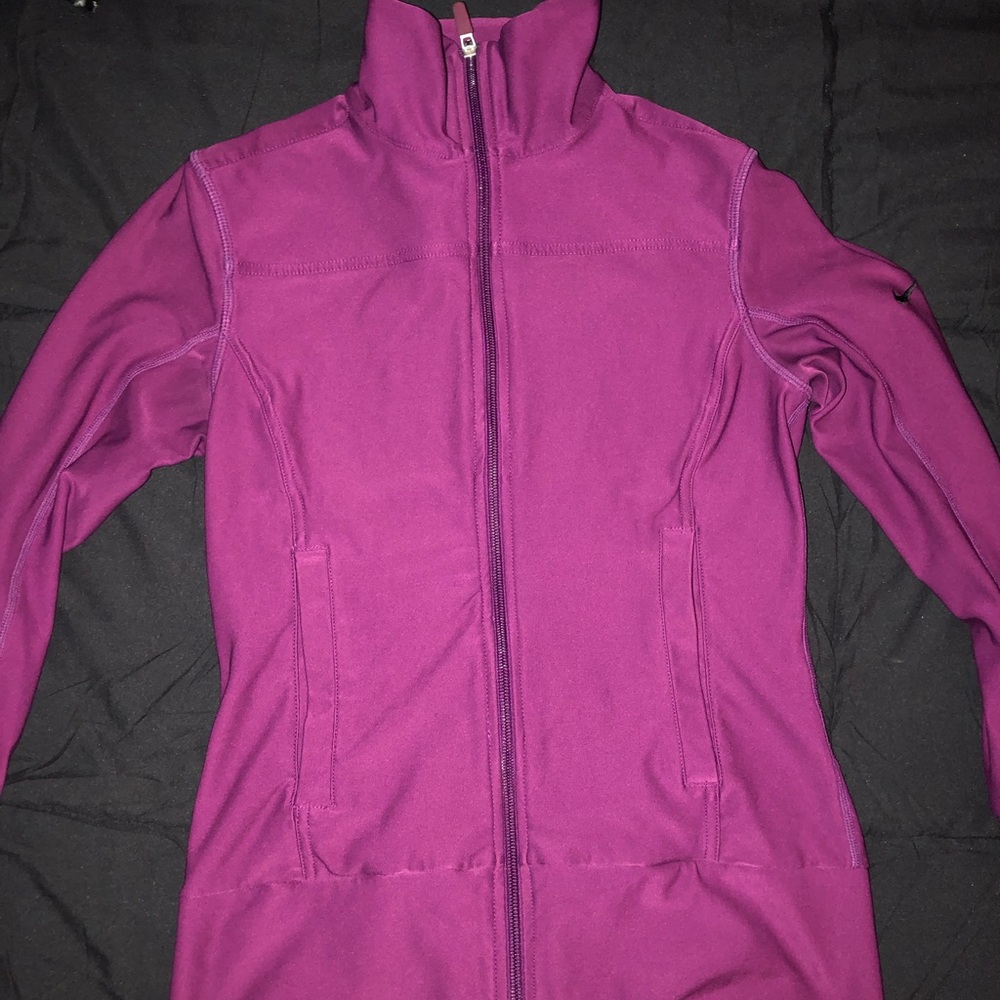 Nike form fitting jacket